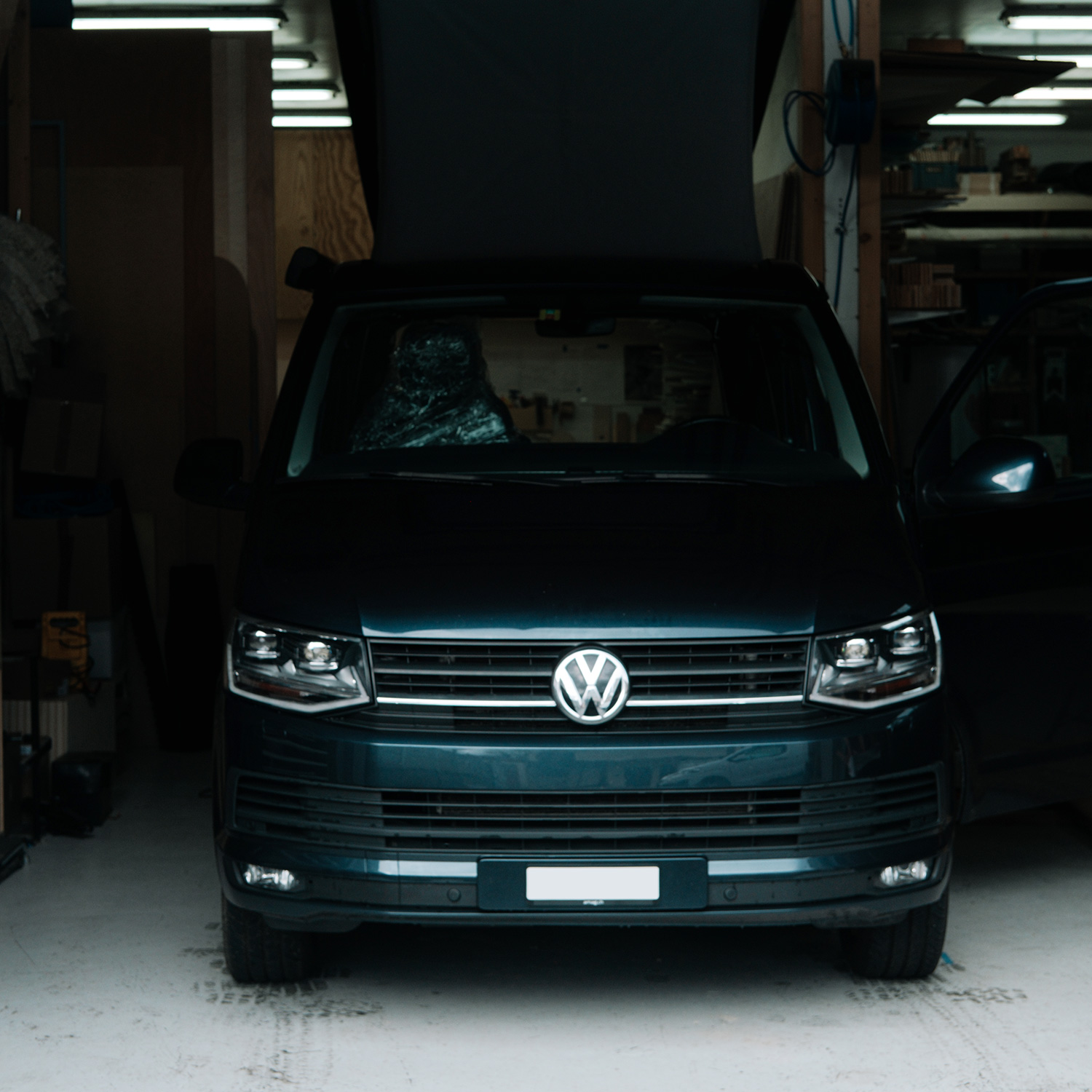 volkswagen transporter T6.1 pret à être transformer en van aménagé dans notre atelier basé à Bordeaux