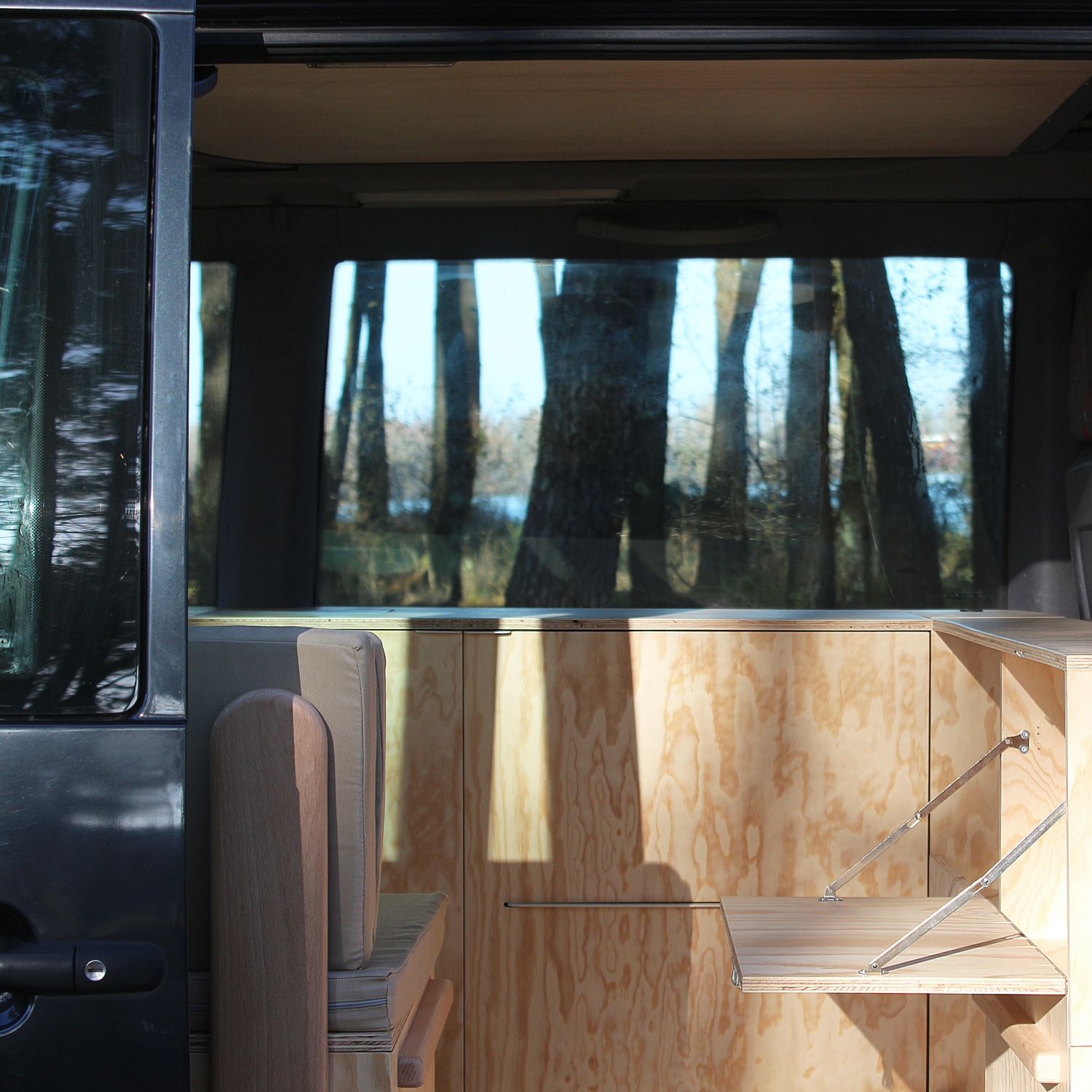 aménagement vito mercedes sur mesure en bois